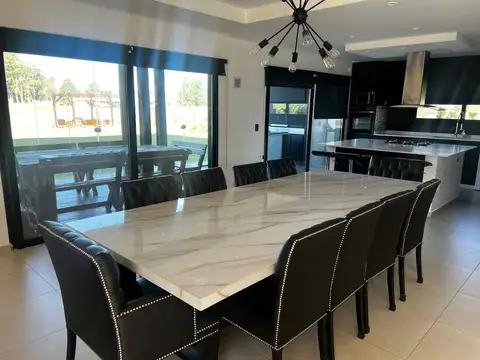 Casa en Alquiler en La Plata, USD 4.500