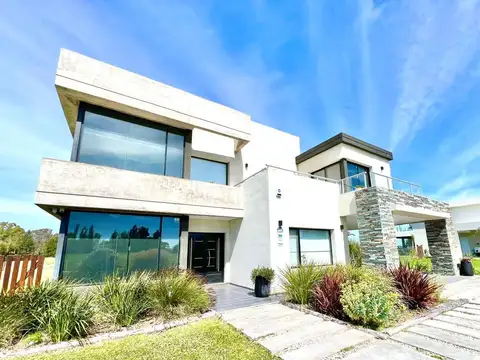 Casa La Victoria Polo Country Club