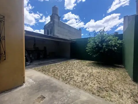 Casa 4 ambientes con 1 baño