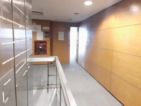 ALQUILER DE OFICINA EN 3 NIVELES