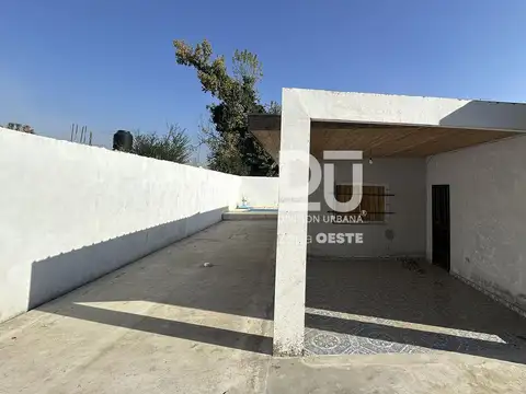 Casa en Venta con 3 cocheras