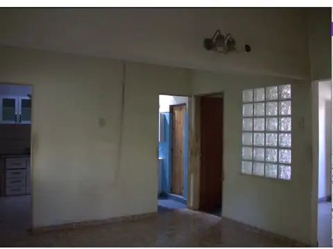 Casa 2 ambientes con 1 baño
