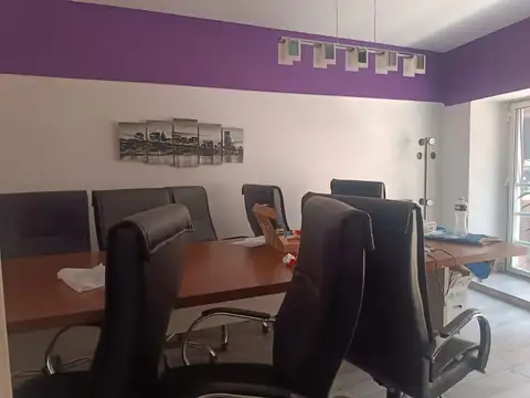 VENTA OFICINA COMERCIAL EN RETIRO