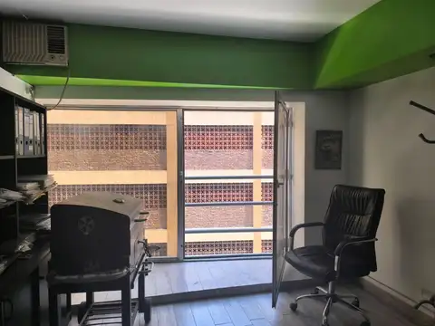 VENTA OFICINA COMERCIAL EN RETIRO
