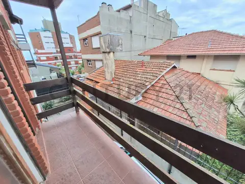 Departamento 2 ambientes al frente en zona Punta Mogotes