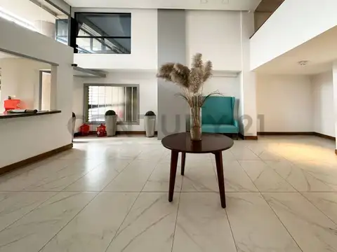 Oficina en Venta con 3 cocheras