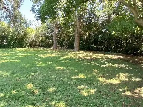 Casa quinta parque - quincho - pileta -Zona 137 y 516