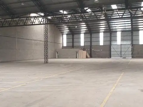 Excelente Nave de 2400 m2 cubiertos - Parque industrial Morón