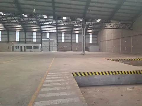 Valentin Gomez 181 - 2400 m2 - PARQUE INDUSTRIAL MORON