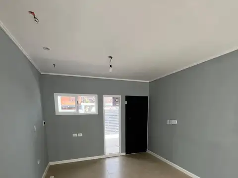 Casa 5 ambientes con 1 baño