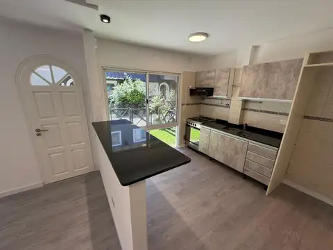 Casa en Alquiler con 1 cochera