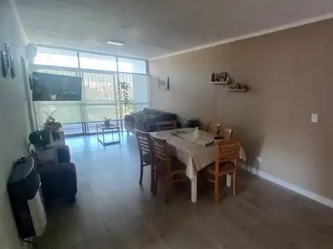 Departamento 4 ambientes con 2 baños