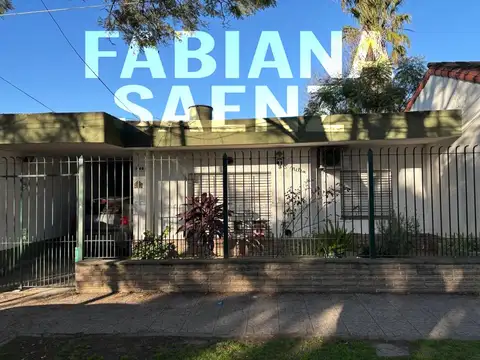Casa en venta 4 ambientes / Rafael Calzada