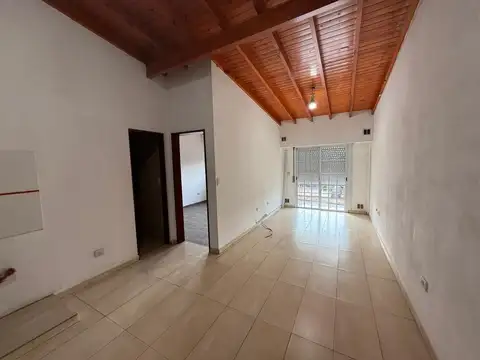 Depto Tipo Casa en Alquiler de 2 ambientes