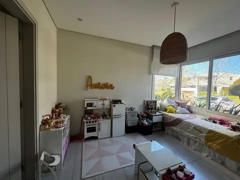 Casa 6 ambientes con 5 baños