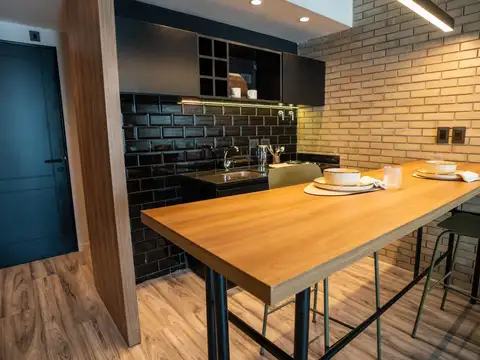 San Lorenzo 1300, Piso 1