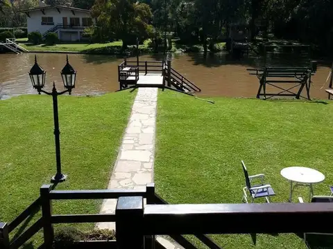 Casa 5 ambientes con 2 baños