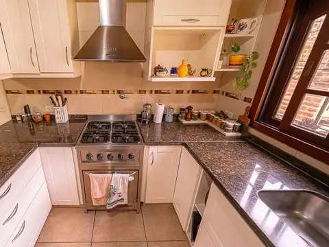 Casa en Venta con 3 cocheras