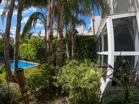 VENTA CASA 5AMB PARQUE PILETA LAS ORQUIDEAS PILAR