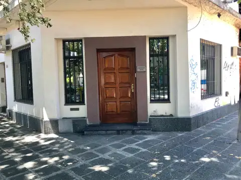 EXCELENTE ESQUINA APTO PROFESIONAL IDEAL OFICINA/CONSULTORIOS