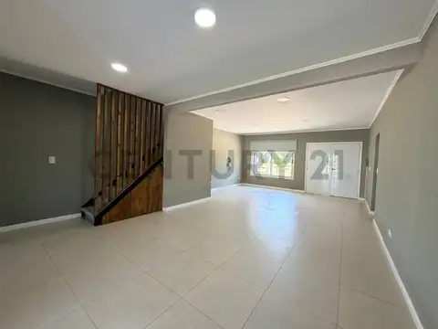 Casa 4 ambientes con 3 baños