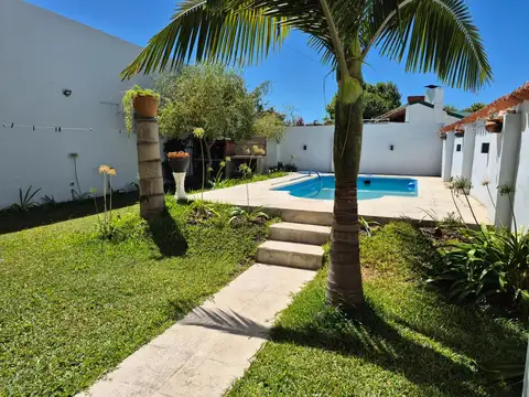 EXCELENTE PROPIEDAD CON PILETA