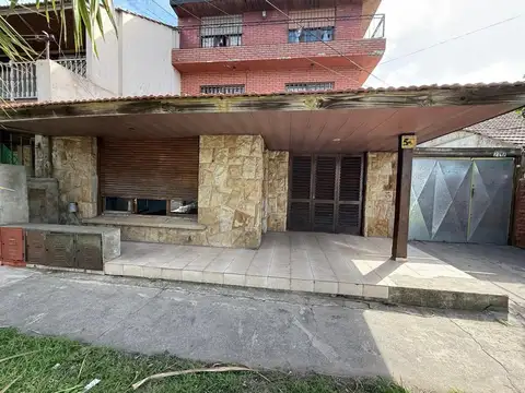 Depto Tipo Casa en Venta con 3 cocheras