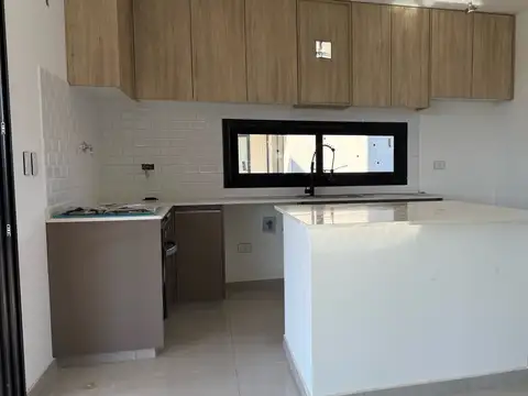 Casa en Venta con 6 cocheras