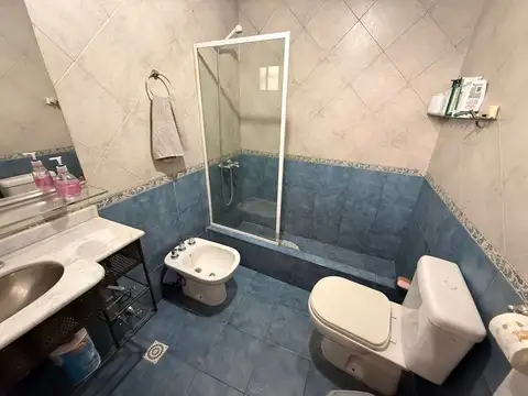 VENTA CASA 4 AMBIENTES LINIERS