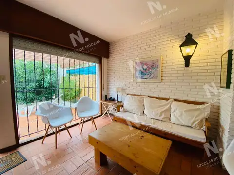 Casa 4 ambientes con 2 baños