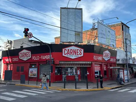 Local sobre Av Maipu en zona comercial