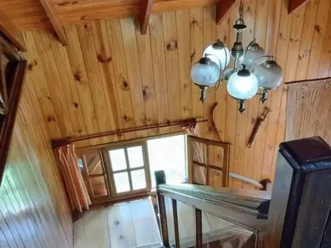 VENTA CASA 2 PLANTAS 3 DORMITORIOS Y 2 BAÑOS CON QUINCHO CUBIERTO PARQUE Y PISCINA