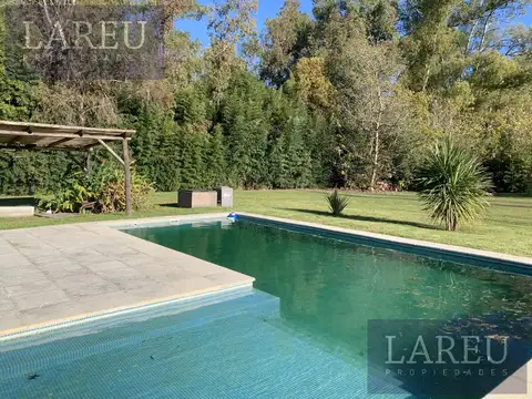 Chacras del Molino, Exaltación de La Cruz