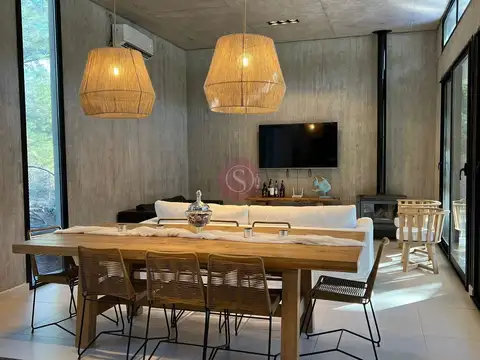 Casa 6 ambientes con 3 baños