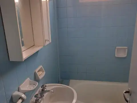 DEPARTAMENTO 3 AMBIENTES C/BALCON (a refaccionar)