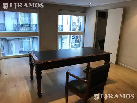Oficina en Venta con 3 cocheras