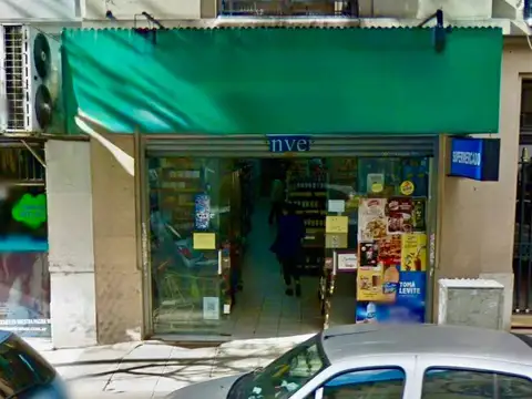 En lo mejor de RECOLETA   Excelente local  - 5 x 27 + Patio y Sótano - 240 m2 Totales . OPORTUNIDAD  