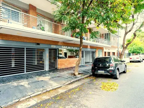 Gavilán e/ Páez y Felipe Vallese