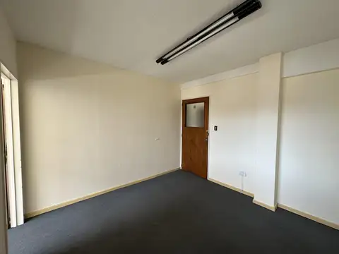 Sarmiento  al 800. Piso 06-09. Oficina centrica