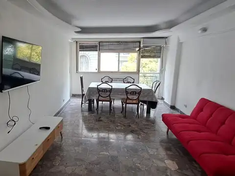 Amplio tres ambientes más escritorio