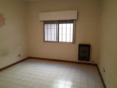 Depto Tipo Casa en Venta en Ramos Mejia, USD 58.000
