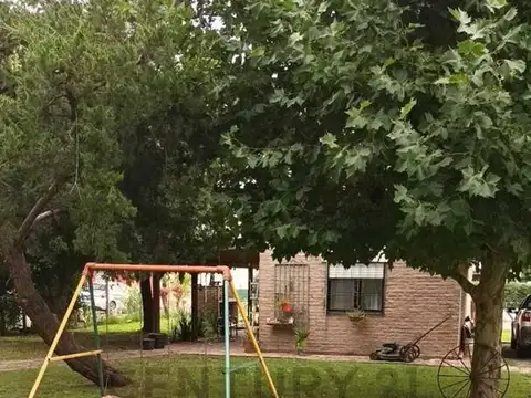 Quinta en Venta en Villa Parque Sicardi, USD 93.000