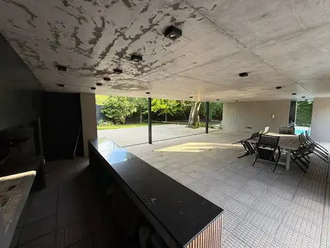 Departamento en Alquiler con 1 cocheras