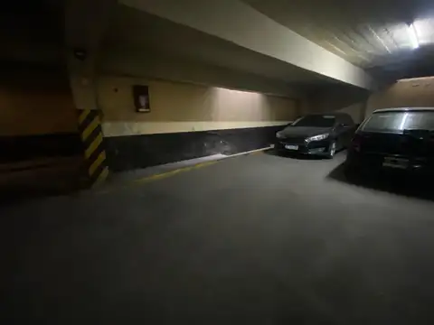 Cochera Doble en Laprida al 300