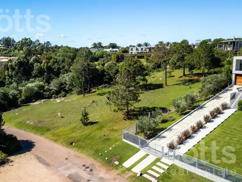 Terreno en venta, ubicación ideal Punta Ballena, Punta del Este. 3000m2