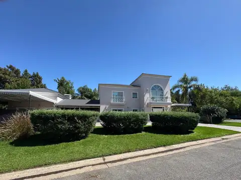 Casa en Venta en el Barrio Santa Barbara