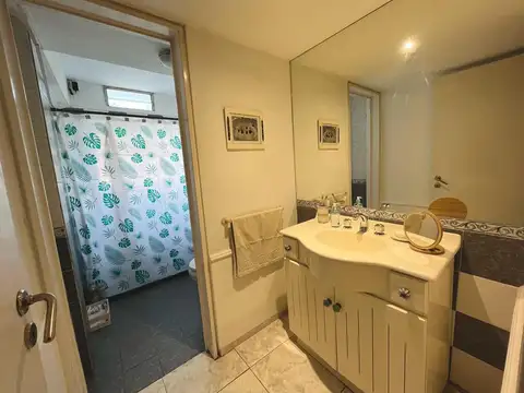 Casa 2 ambientes con 2 baños