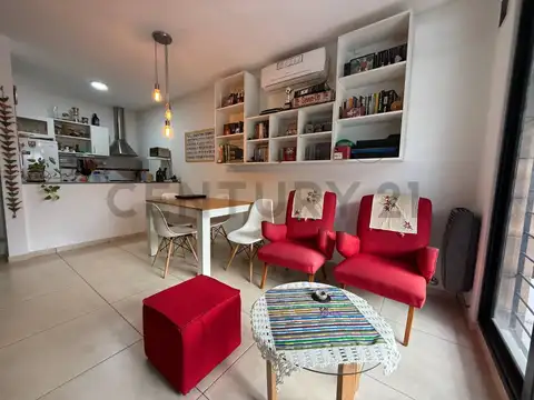 VENTA PH 2 AMBIENTES CON COCHERA CASTELAR NORTE