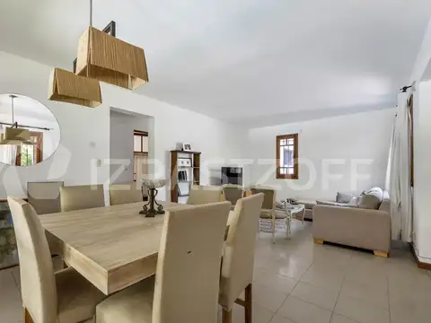 Casa en Venta en Las Orquideas, USD 230.000