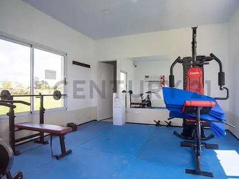 Néstor Kirchner 11300, Piso 0